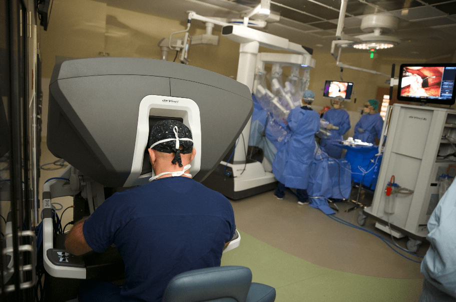 One of Wentworth-Douglass Hospital’s dedicated surgeons performing robotic assisted surgery.
